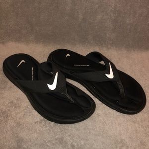 Nike comfort footed flip flops